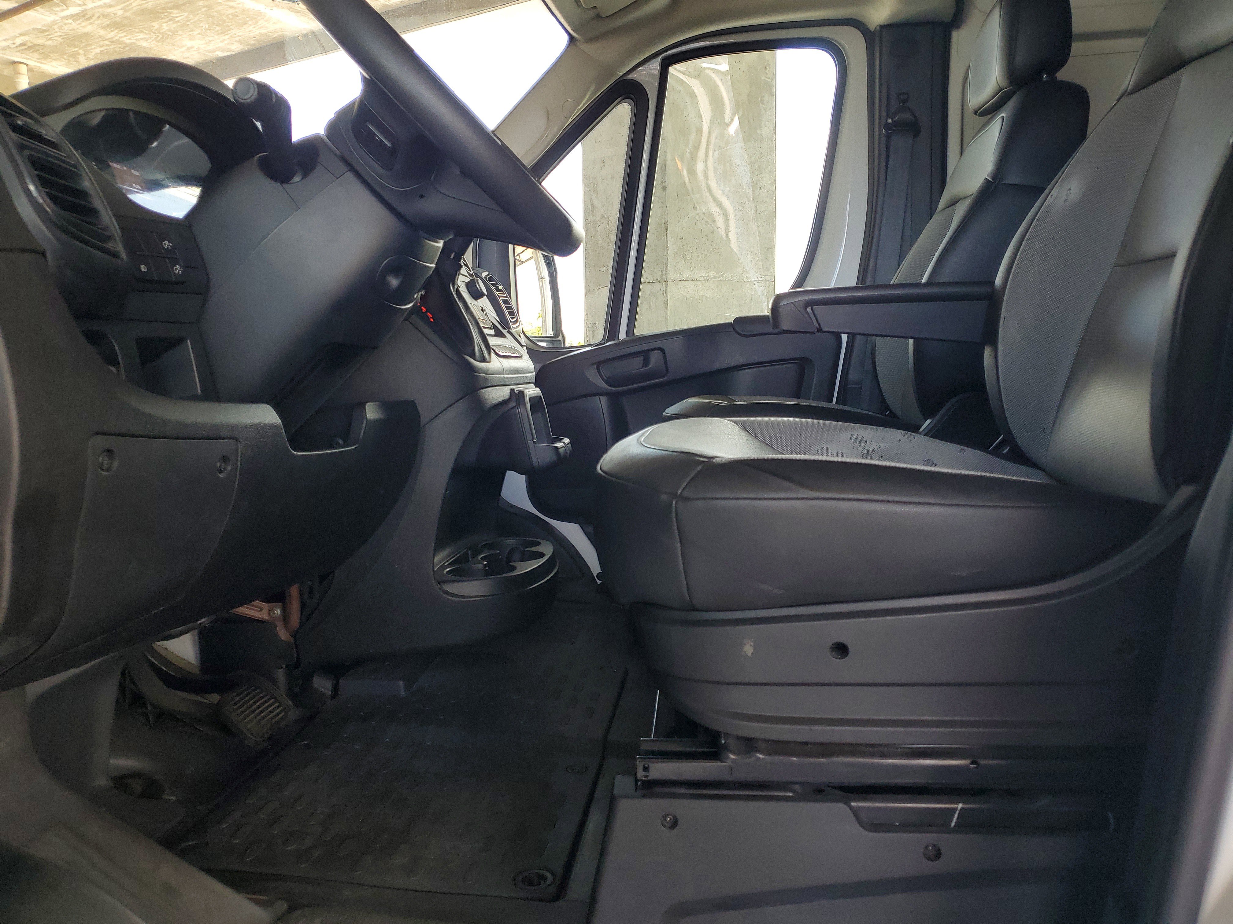 Used 2025 RAM ProMaster 2500 w/ Convenience Group FWD image 17