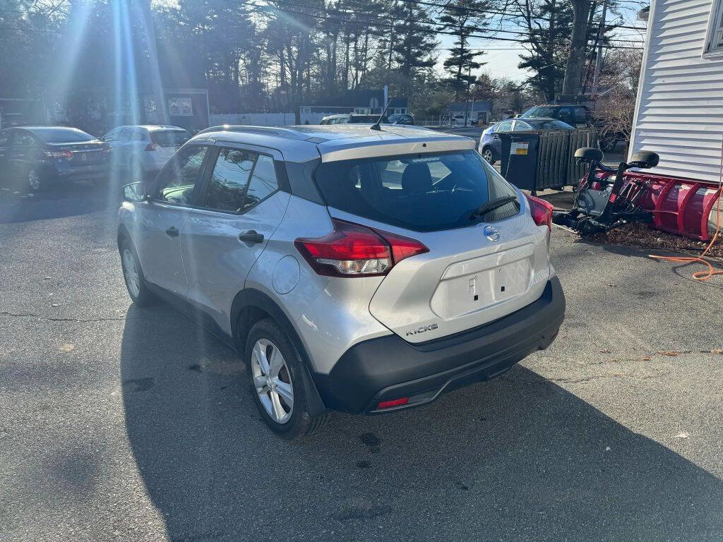 Used 2018 Nissan Kicks S FWD image 7
