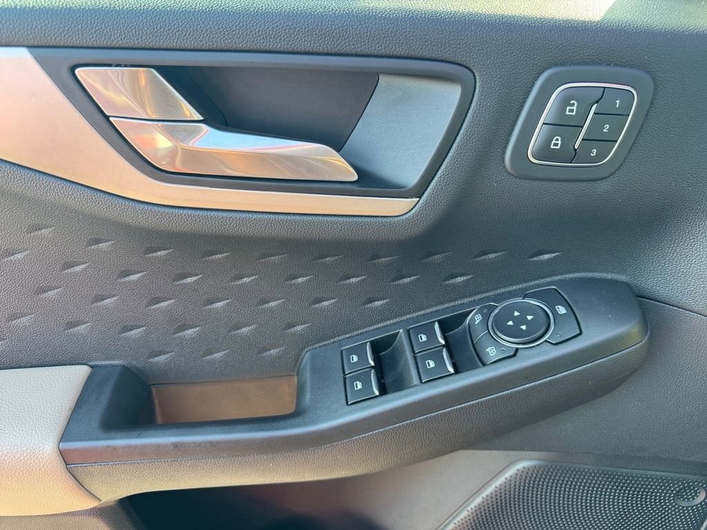 Used 2020 Ford Escape SEL FWD image 20