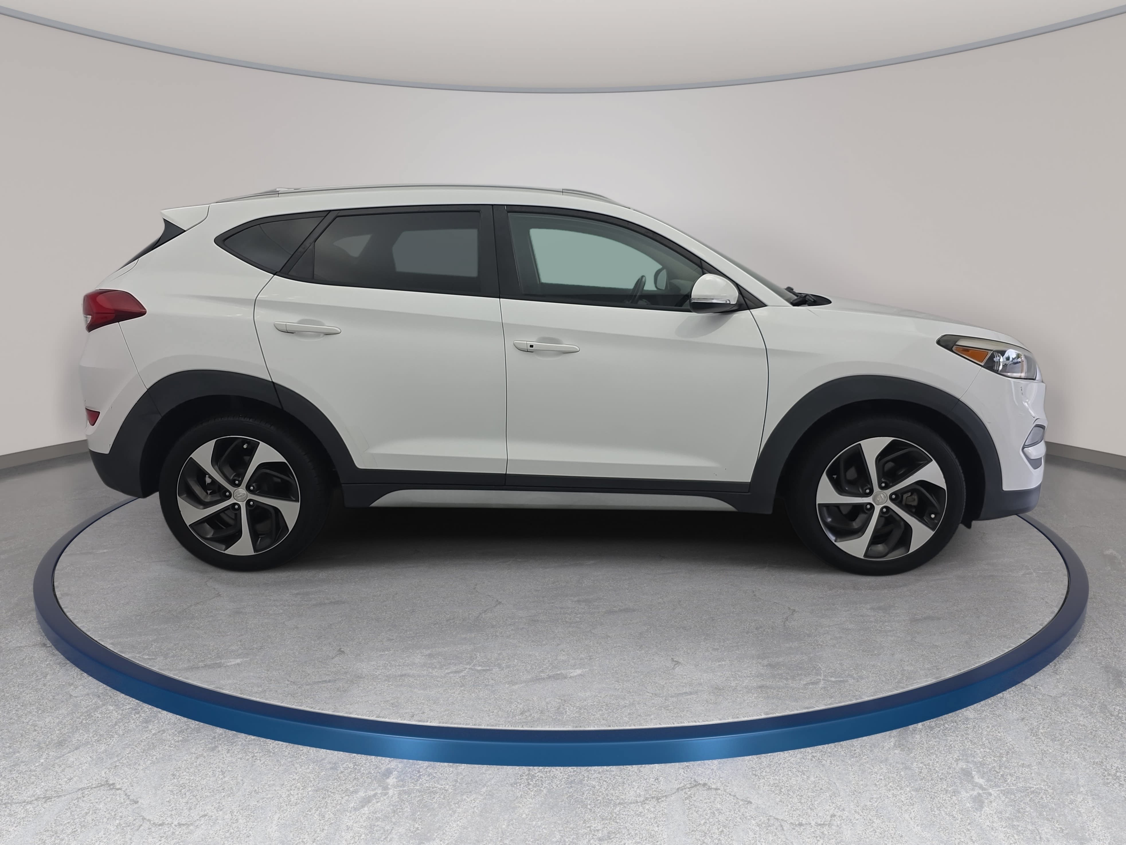 Used 2018 Hyundai Tucson Sport FWD image 4