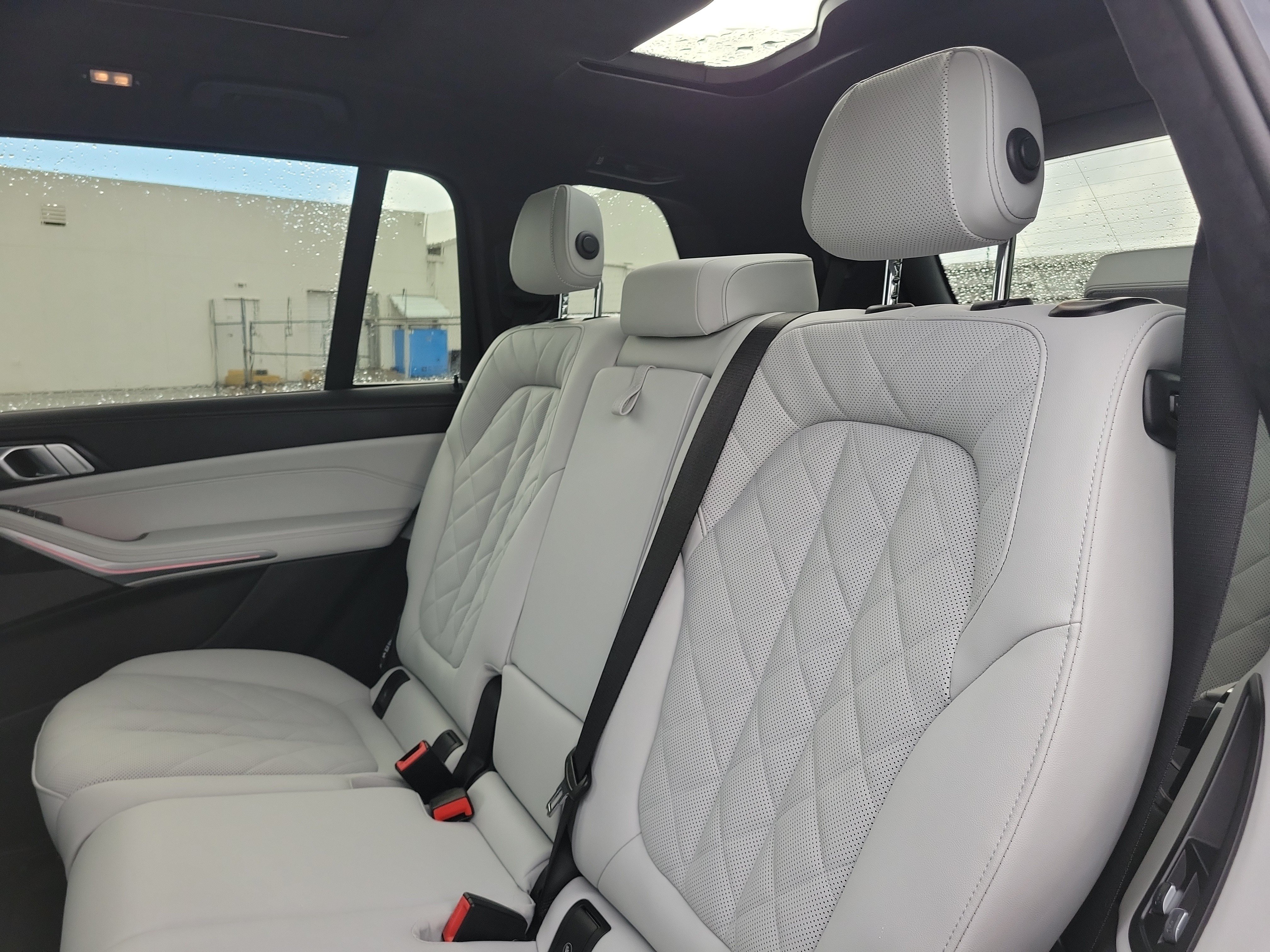 Used 2026 BMW X7 xDrive40i w/ M Sport Package AWD/4WD image 11