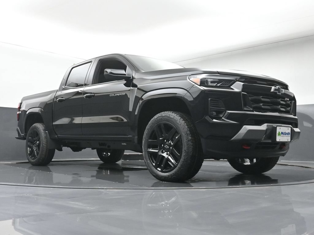 Used 2025 Chevrolet Colorado Z71 w/ Z71 Convenience Package 2 AWD/4WD image 28