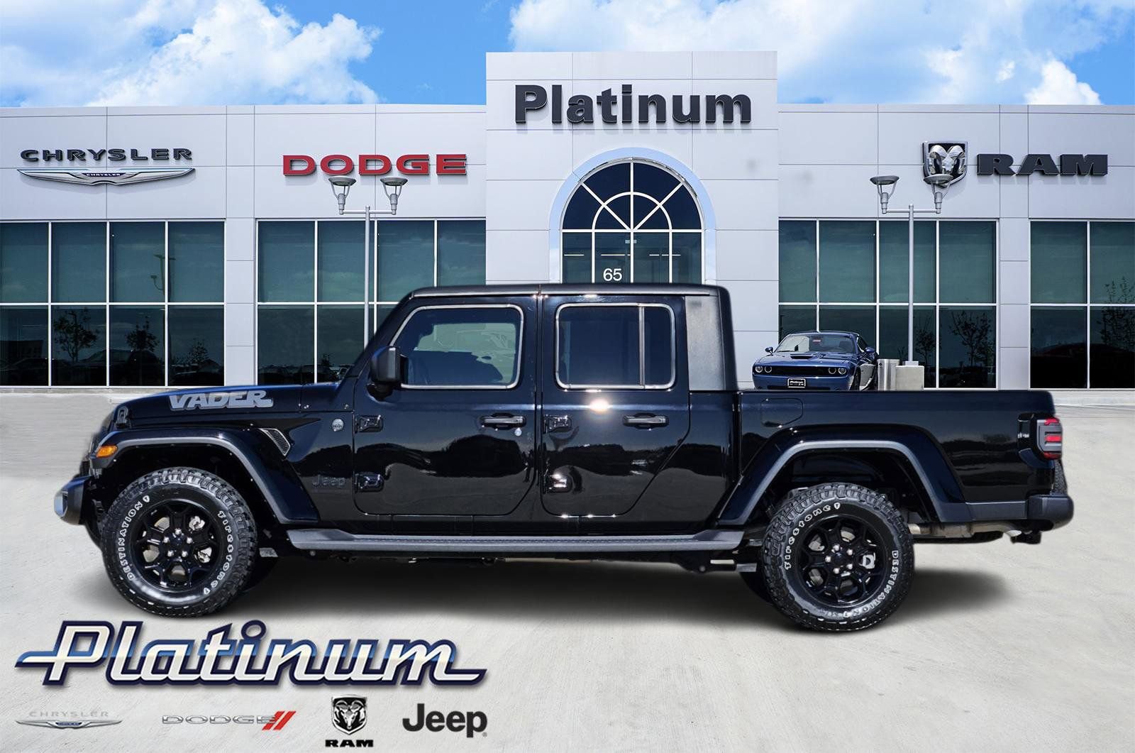 Used 2023 Jeep Gladiator Sport image 3