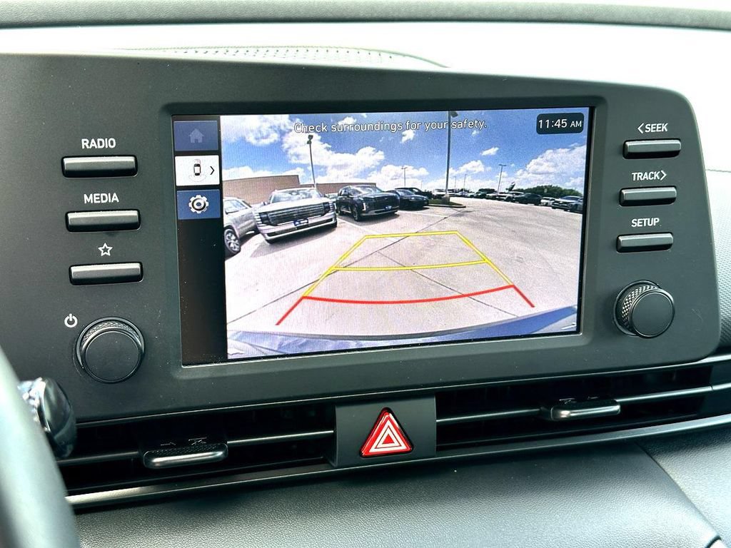 Used 2025 Hyundai Elantra Sport FWD image 18