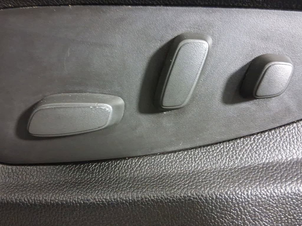 Used 2016 Chevrolet Tahoe LTZ image 17