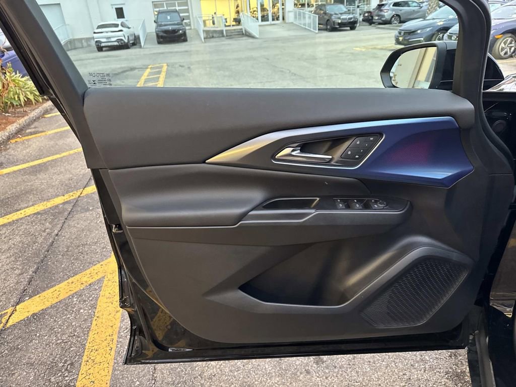 Used 2025 Chevrolet Equinox EV LT w/ Convenience Package II image 20