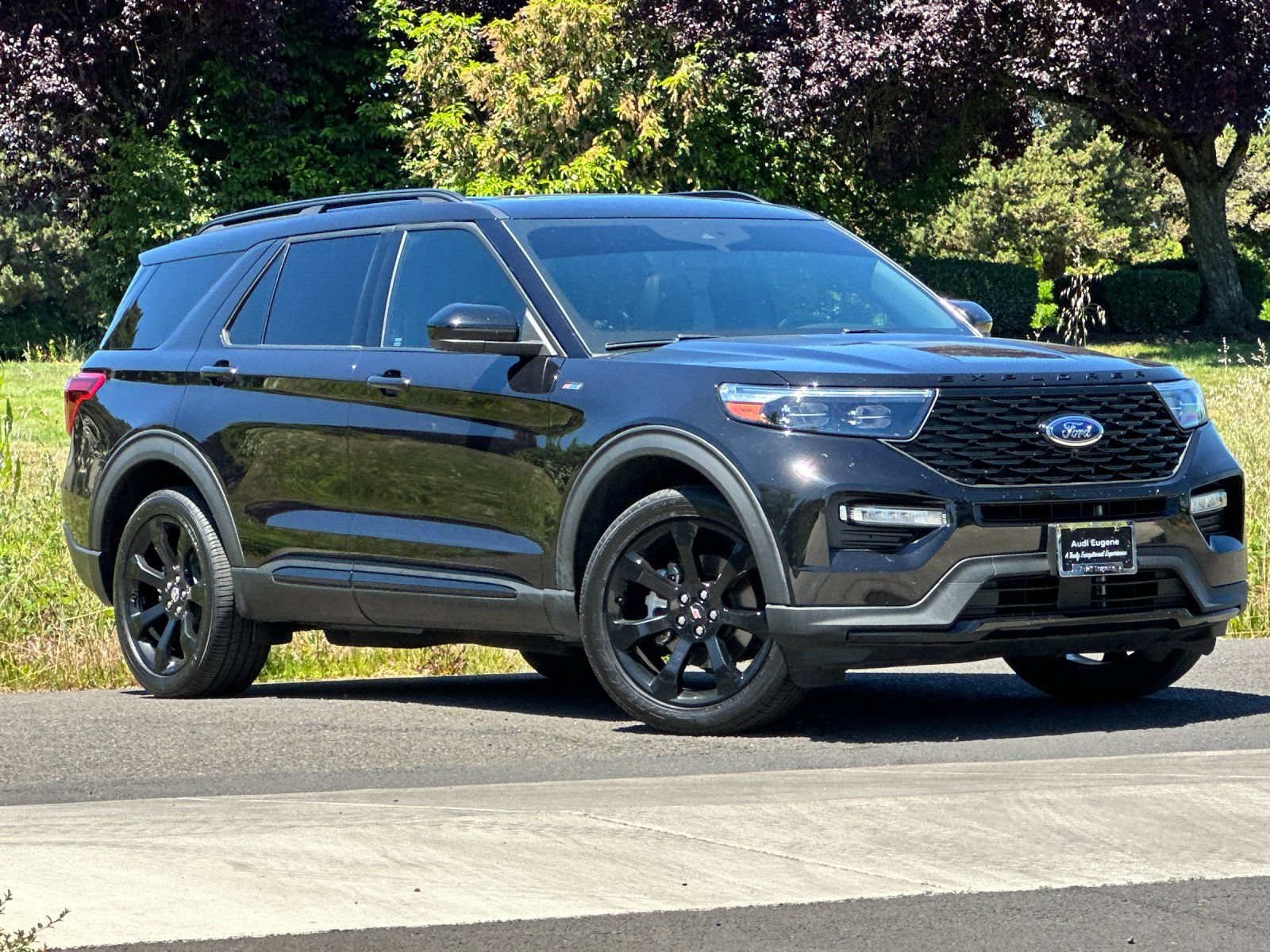 Used 2023 Ford Explorer ST-Line w/ Class IV Trailer Tow Package AWD/4WD image 1