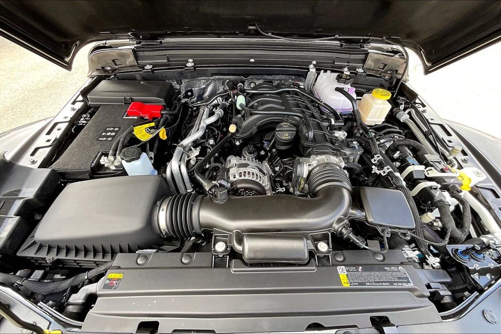 New 2025 Jeep Gladiator Rubicon w/ Convenience Group AWD/4WD image 25