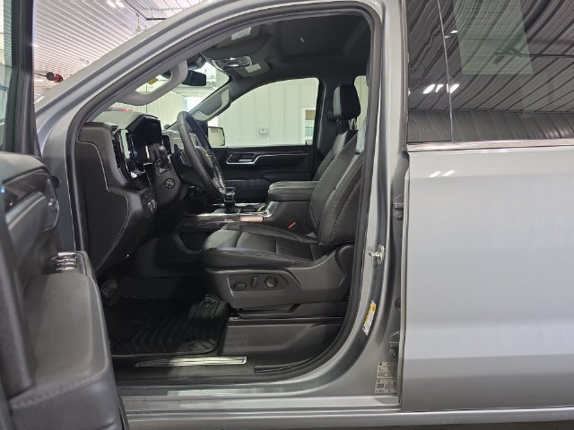 Used 2025 Chevrolet Silverado 1500 LTZ w/ LTZ Convenience Package II AWD/4WD image 22