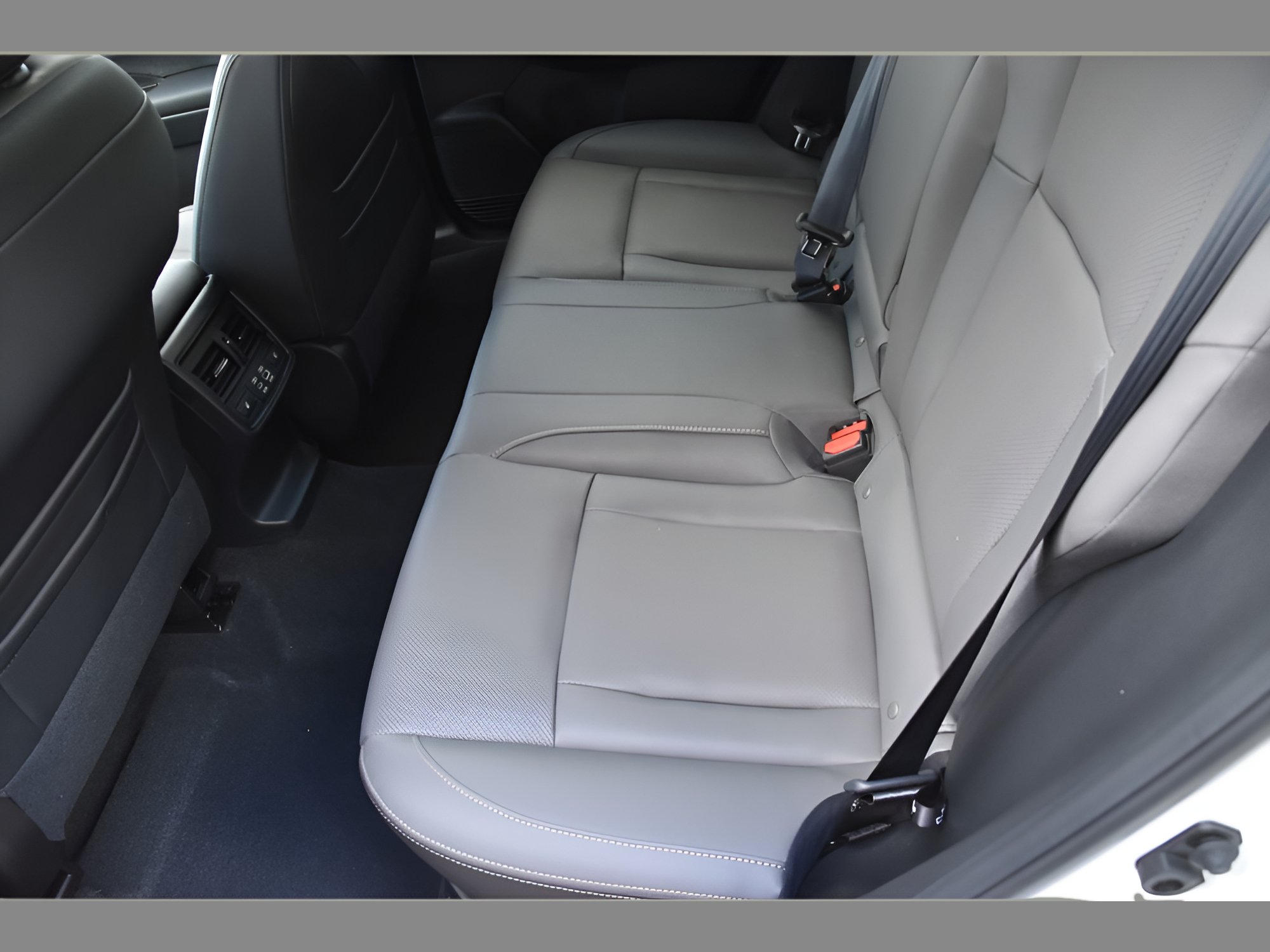 Certified 2026 Subaru Outback Limited w/ Premium/Limited Plus Package AWD/4WD image 14