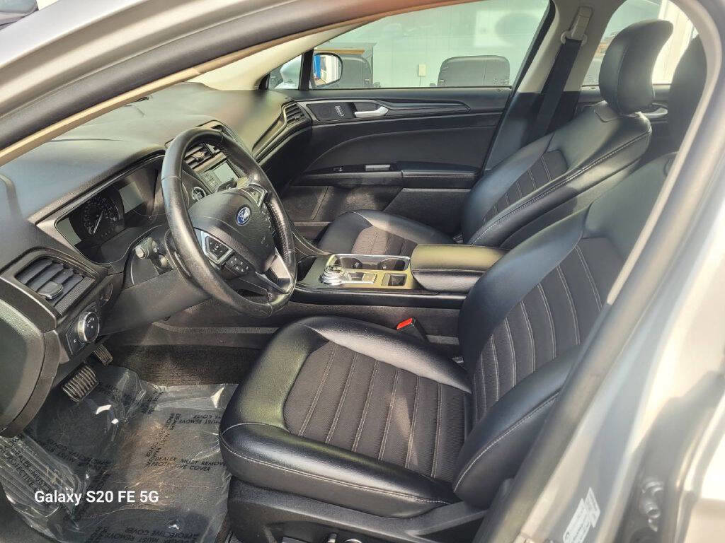 Used 2018 Ford Fusion SE image 8