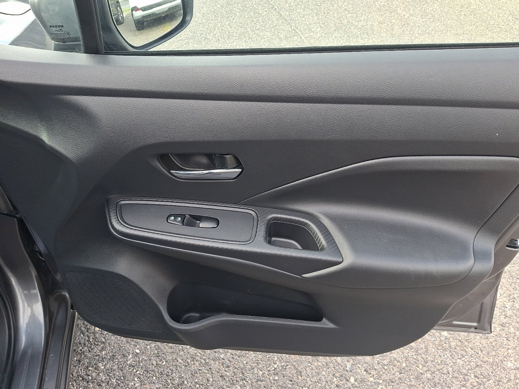 Used 2024 Nissan Versa SV FWD image 10