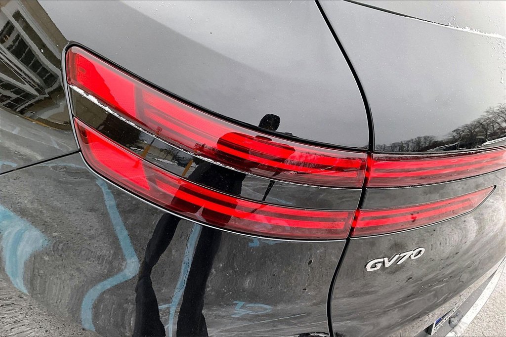 Used 2024 Genesis GV70 2.5T Select w/ Select Package image 22