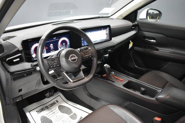 Certified 2025 Nissan Kicks SR image 4