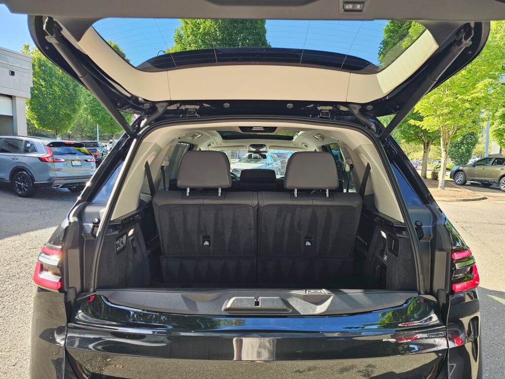 Used 2025 BMW X7 xDrive40i AWD/4WD image 17