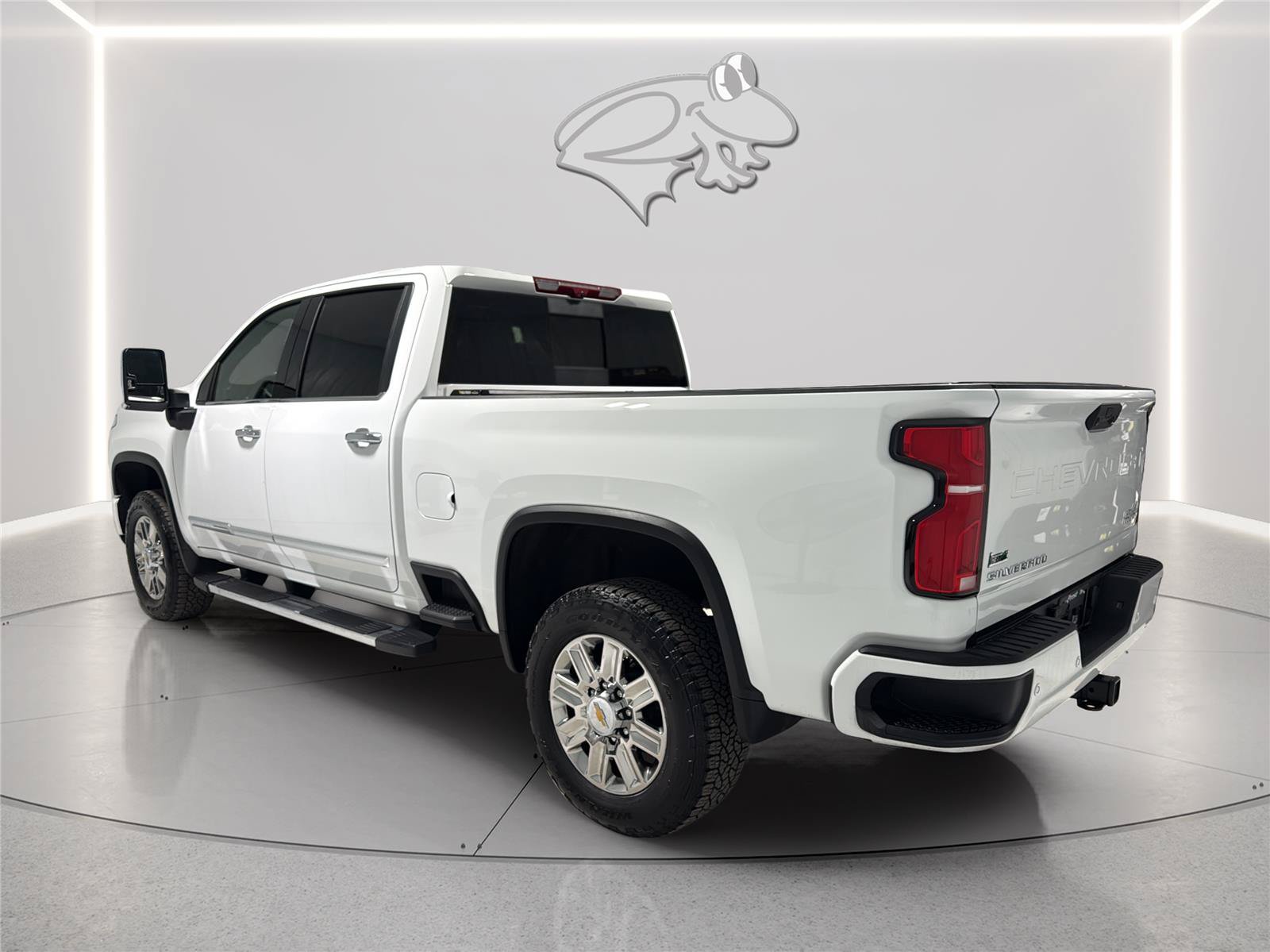 Used 2026 Chevrolet Silverado 2500 High Country w/ Technology Package AWD/4WD image 3