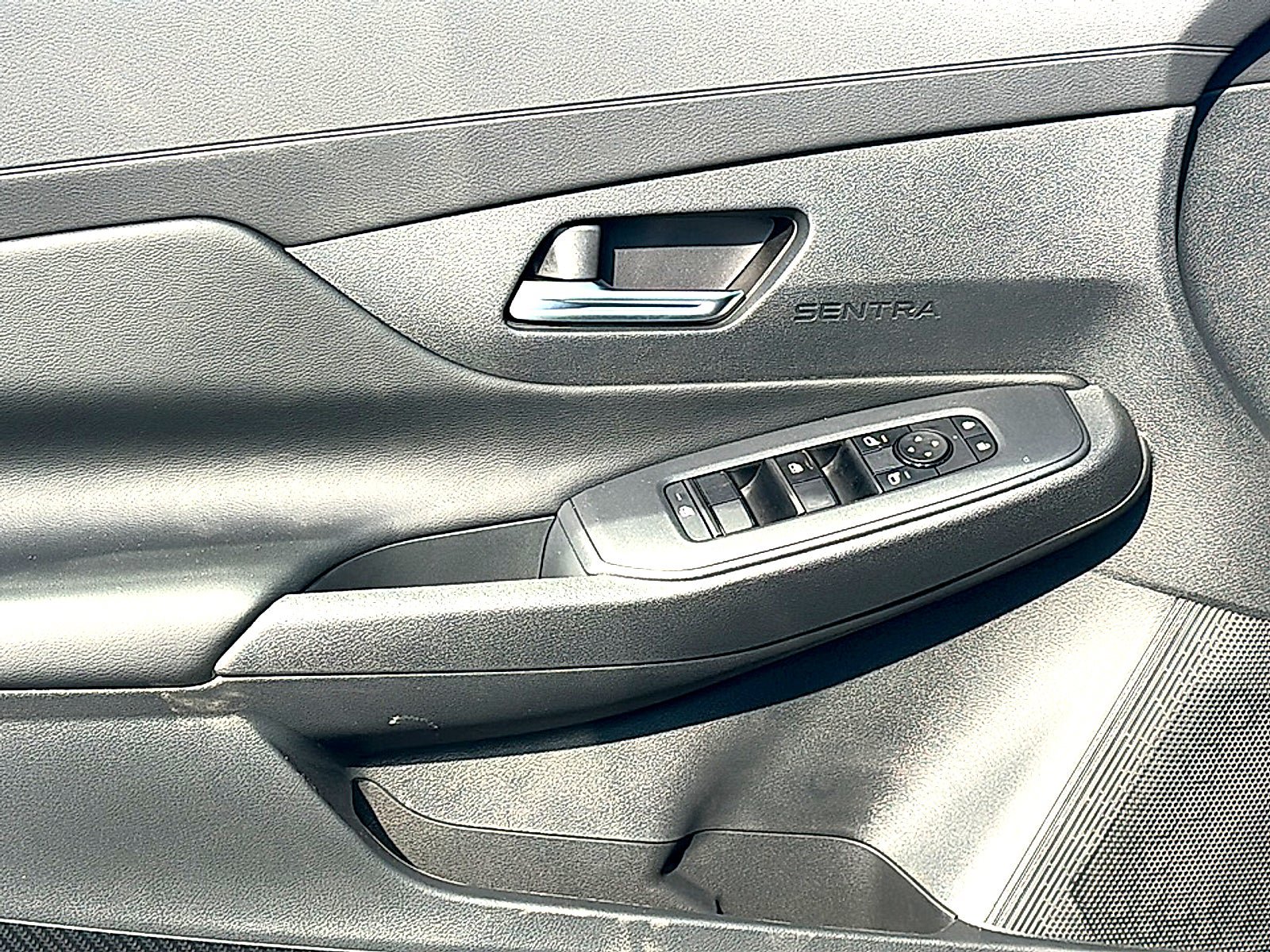 New 2027 Nissan Sentra SV w/ SV Convenience Package FWD image 13