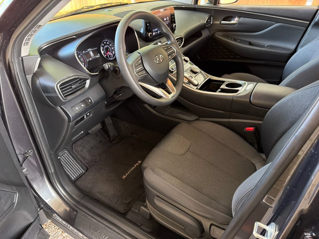 Used 2023 Hyundai Santa Fe SE FWD image 2