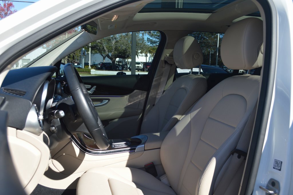 Used 2022 Mercedes-Benz GLC 300 image 5