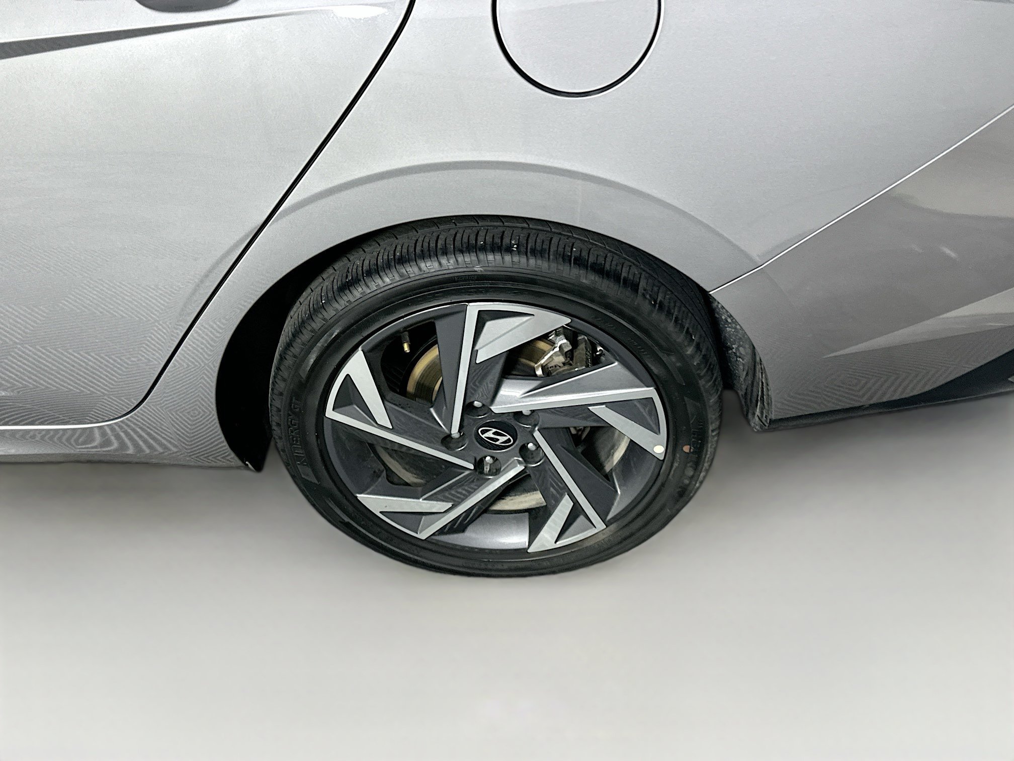 Used 2025 Hyundai Elantra SEL FWD image 11