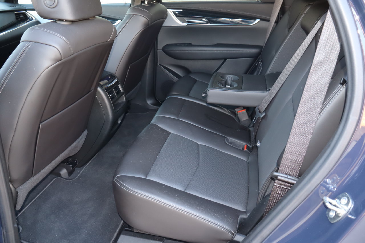 Used 2025 Cadillac XT5 Premium Luxury FWD image 6