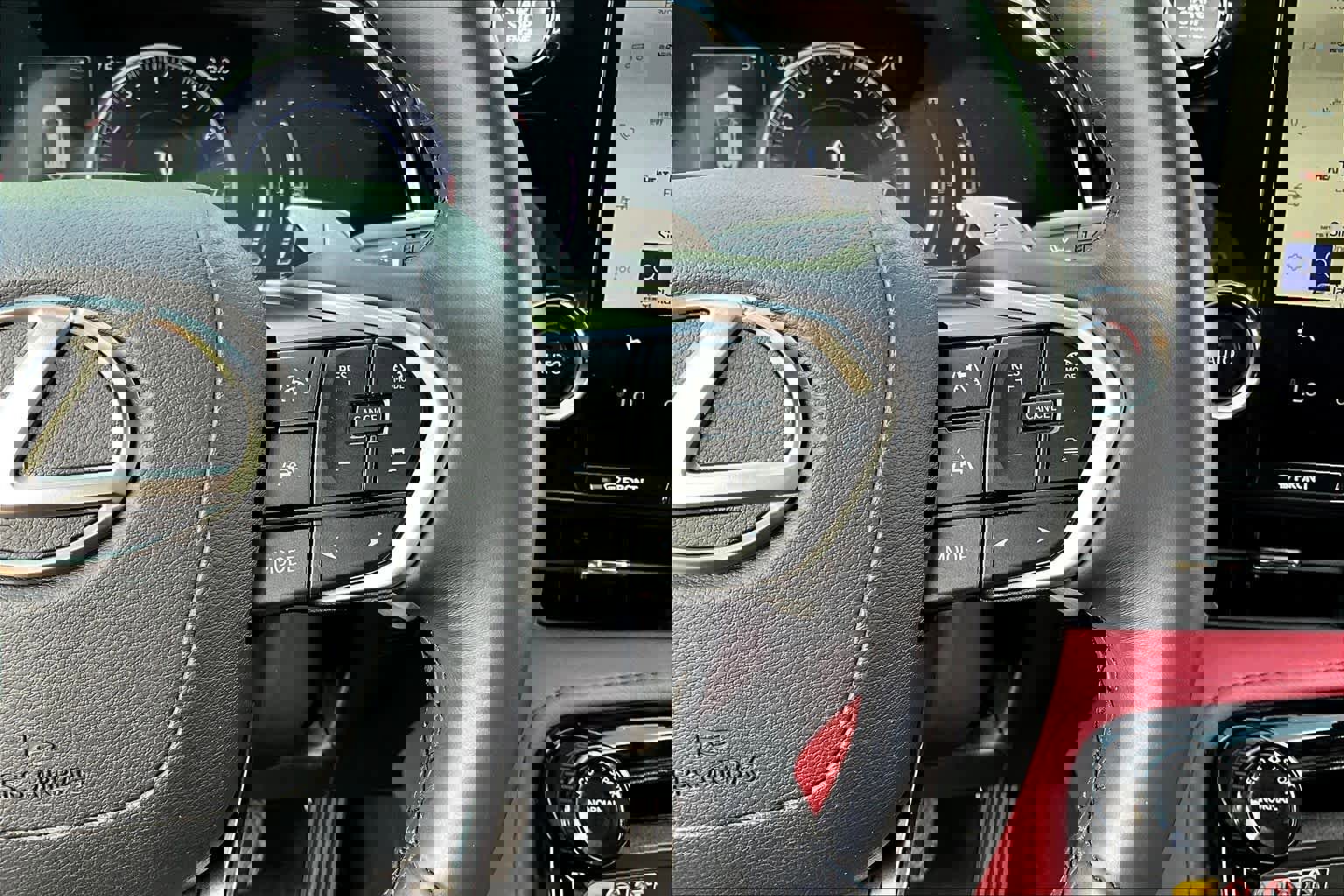 Used 2025 Lexus NX 250 FWD w/ Towing Package (2000 Lbs) image 22