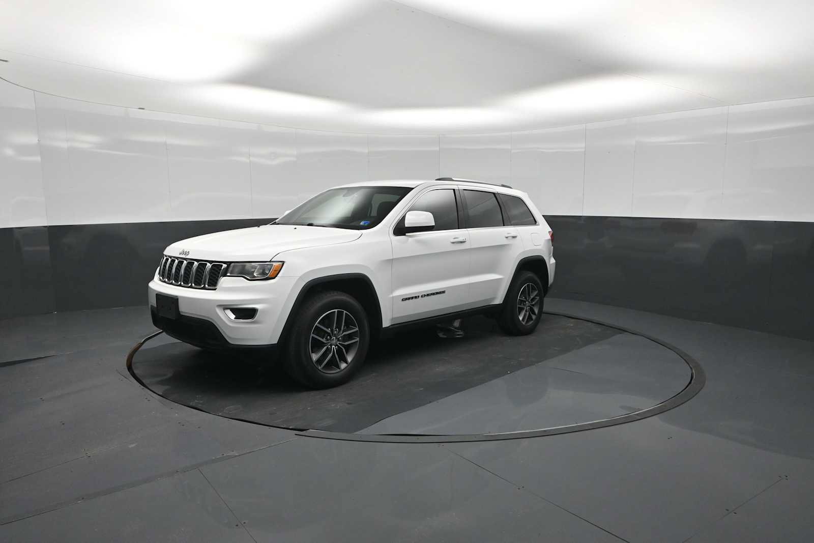 Used 2018 Jeep Grand Cherokee Laredo AWD/4WD image 72