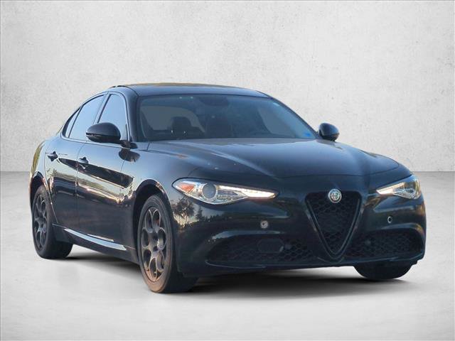 Used 2017 Alfa Romeo Giulia AWD image 4