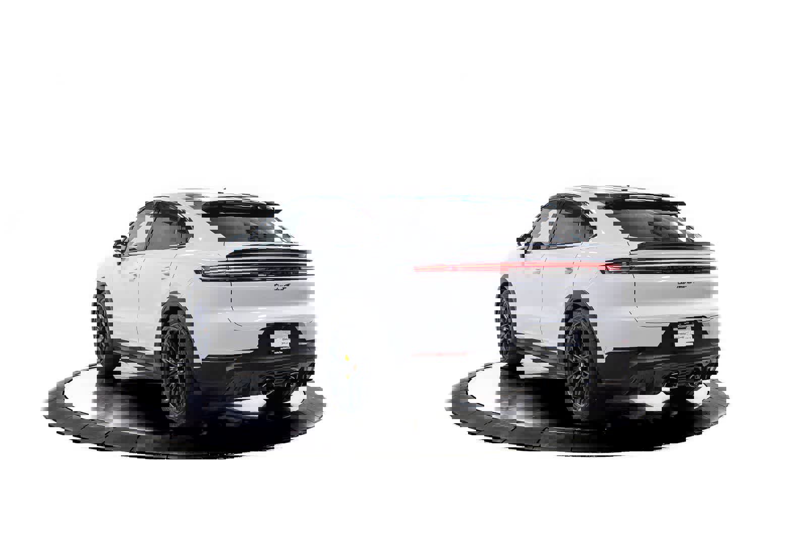 Certified 2025 Porsche Cayenne Turbo GT image 3