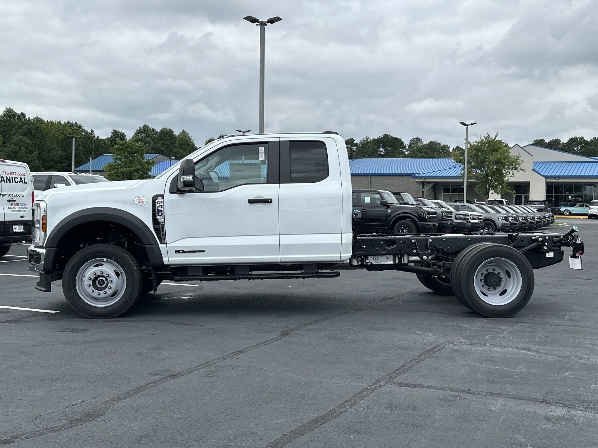 New 2025 Ford F450 XL w/ XL Chrome Package image 17