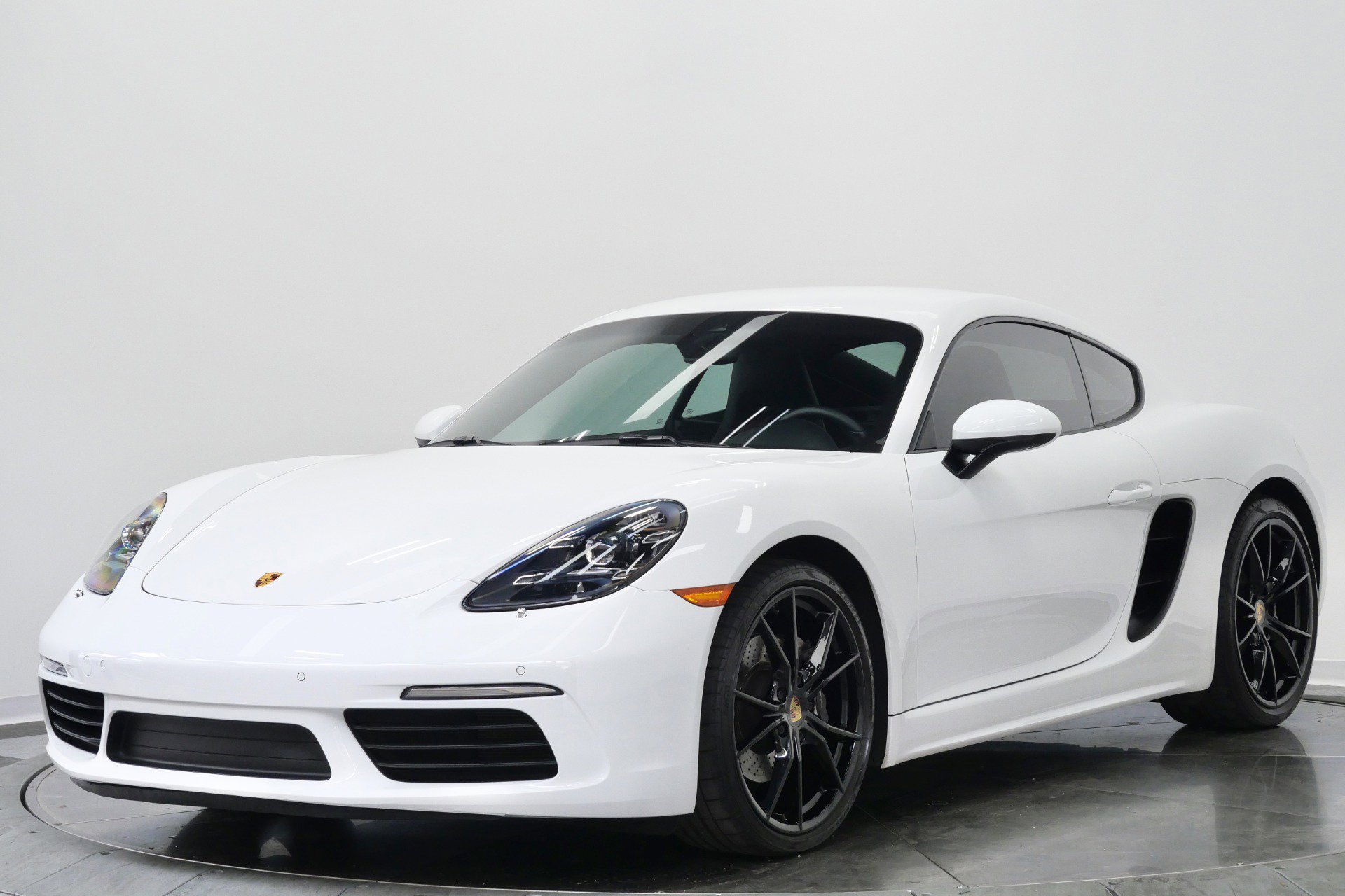 Used 2021 Porsche 718 Cayman RWD image 5