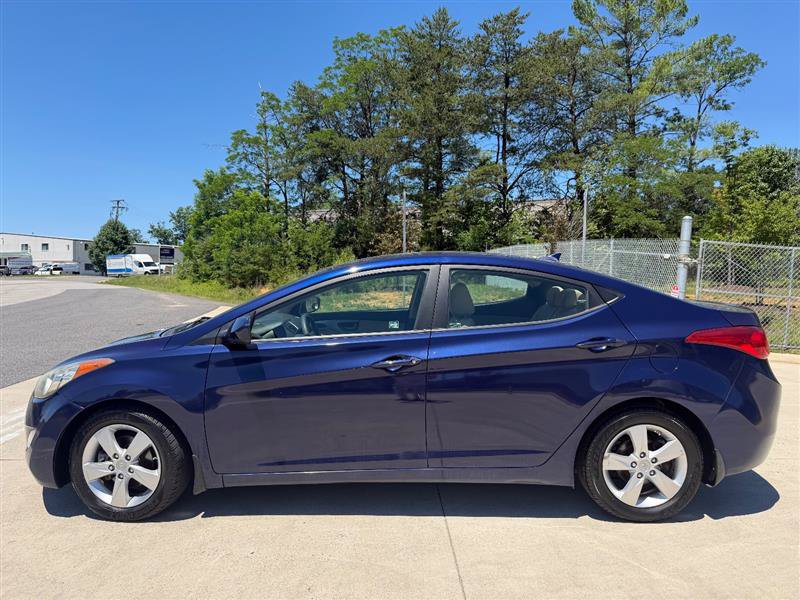 Used 2013 Hyundai Elantra GLS w/ Preferred Pkg FWD image 2