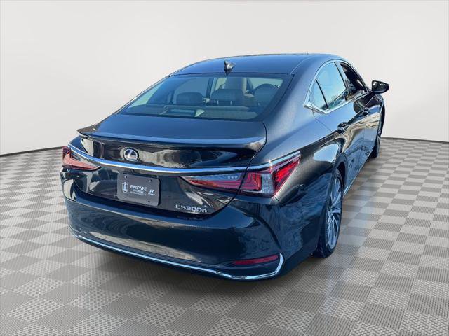 Used 2021 Lexus ES 300h w/ Premium Package image 6