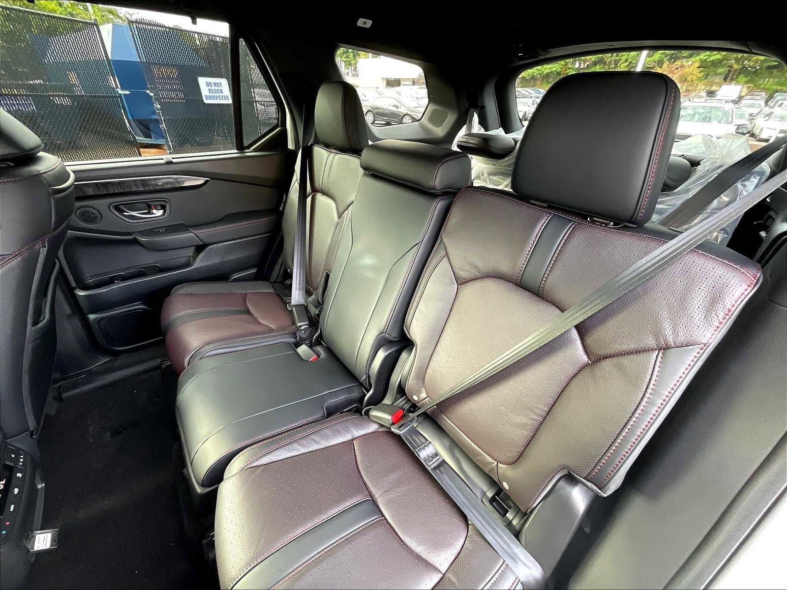 New 2025 Honda Pilot Black Edition image 15