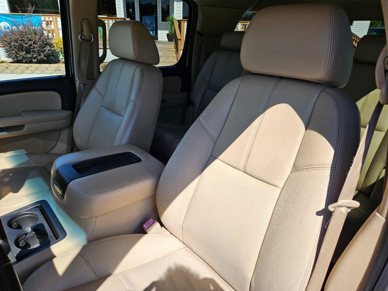 Used 2007 Chevrolet Suburban LT w/ LT Preferred Equipment Group AWD/4WD image 13