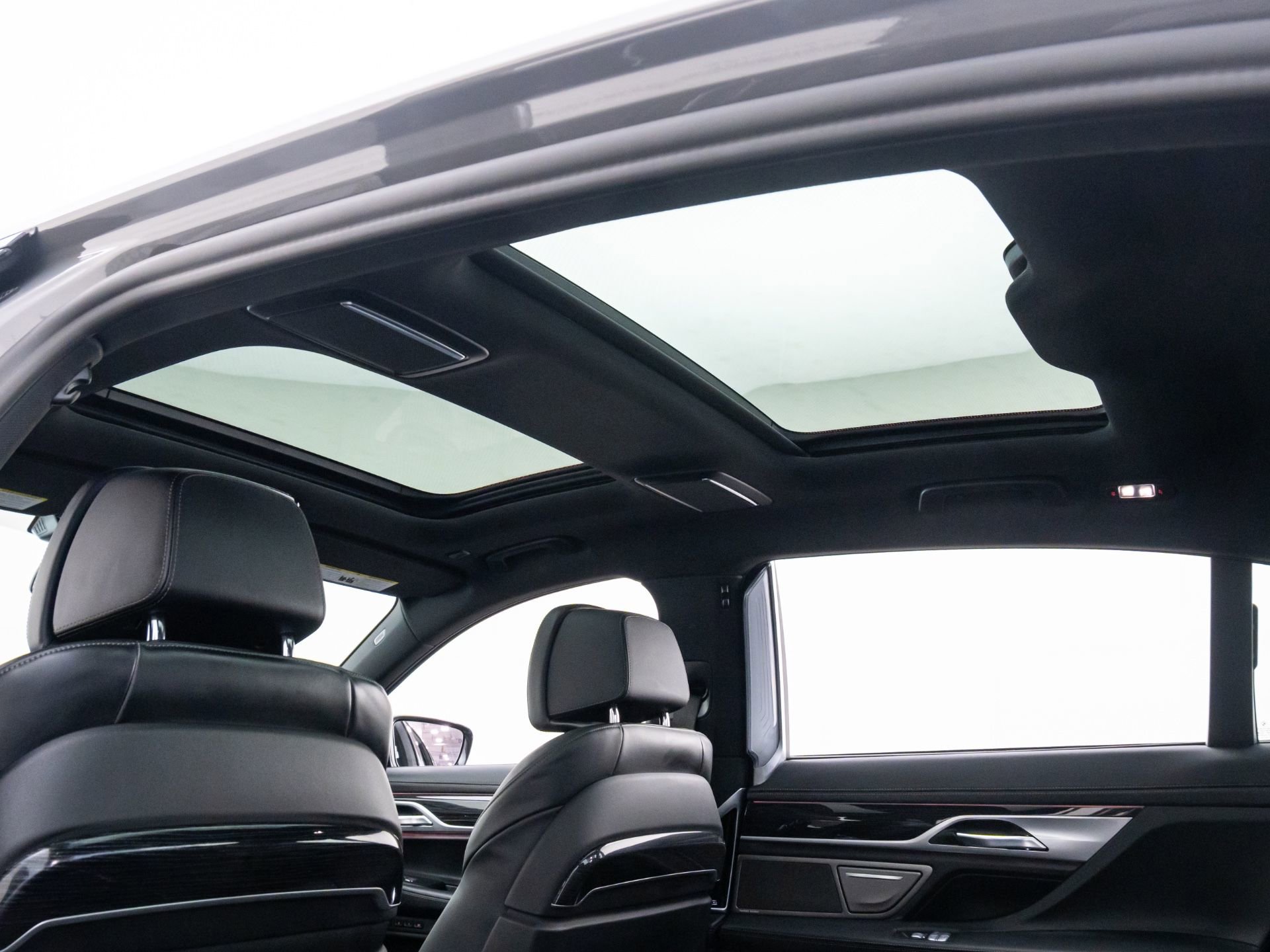 Certified 2022 BMW 750i xDrive 750i xDrive w/ Executive Package image 19