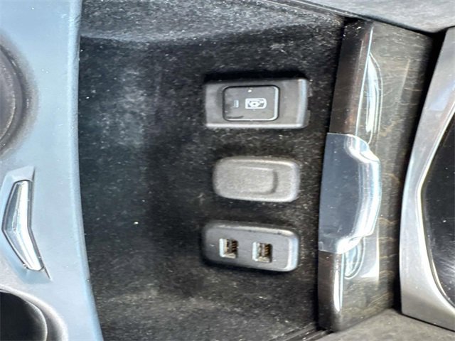 Used 2016 Cadillac Escalade Platinum image 27