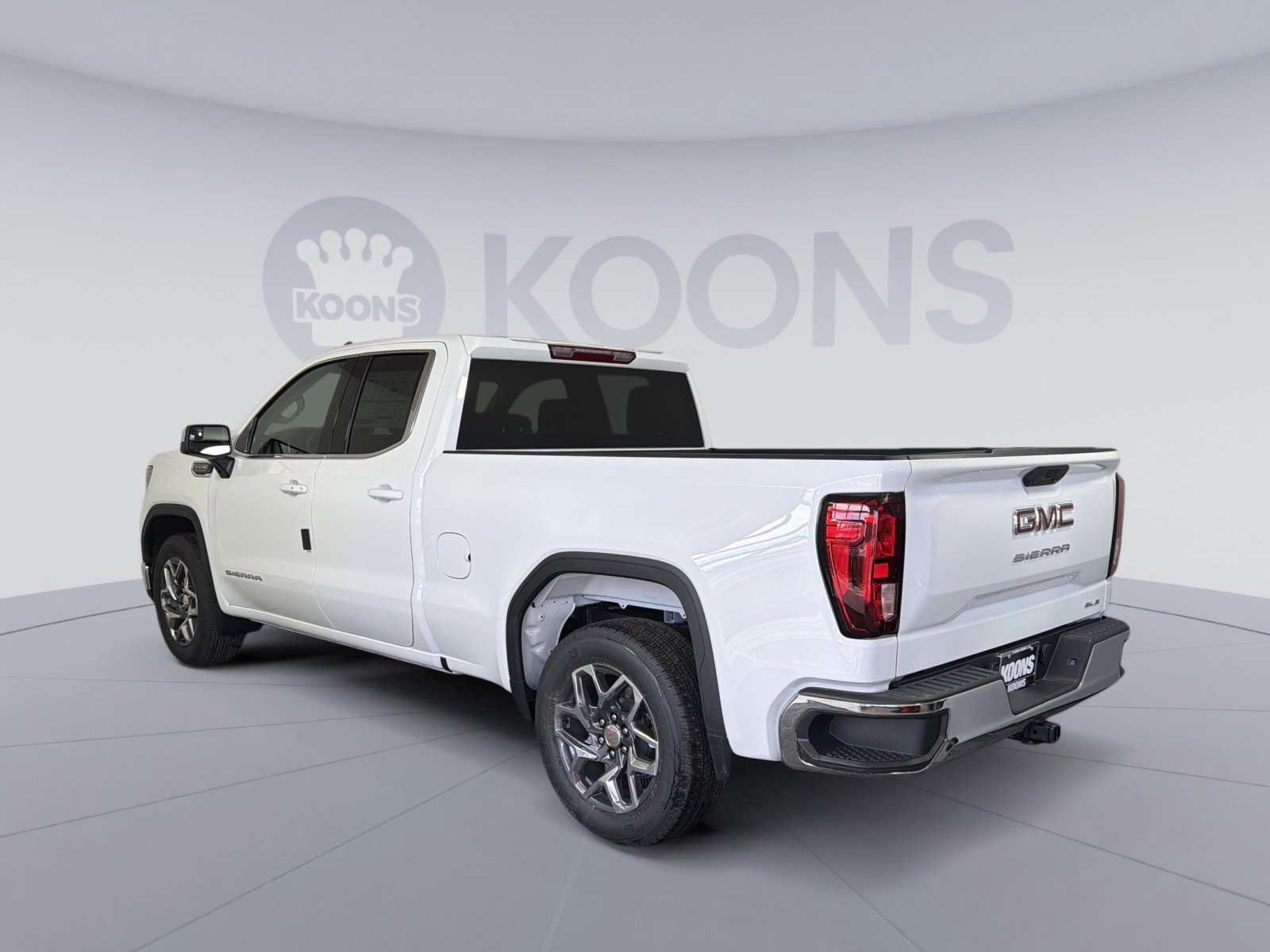 New 2026 GMC Sierra 1500 SLE image 4