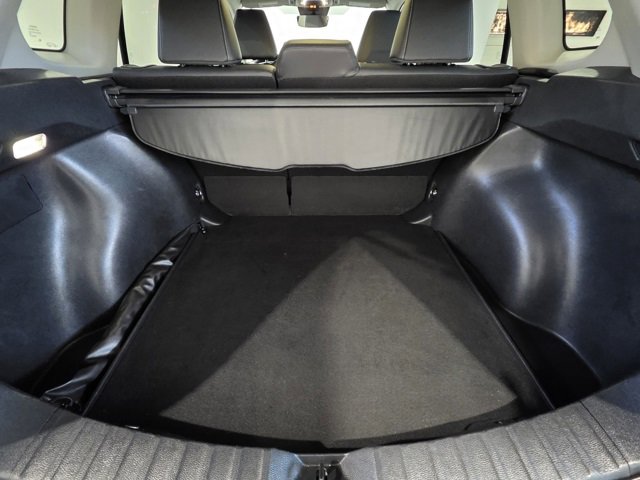 Used 2025 Toyota Corolla Cross XLE image 21