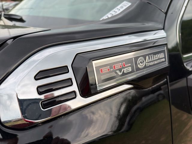 Used 2026 GMC Sierra 3500 SLT w/ SLT Premium Package image 6
