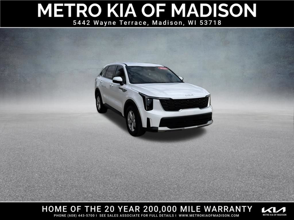 Used 2025 Kia Sorento LX FWD image 8