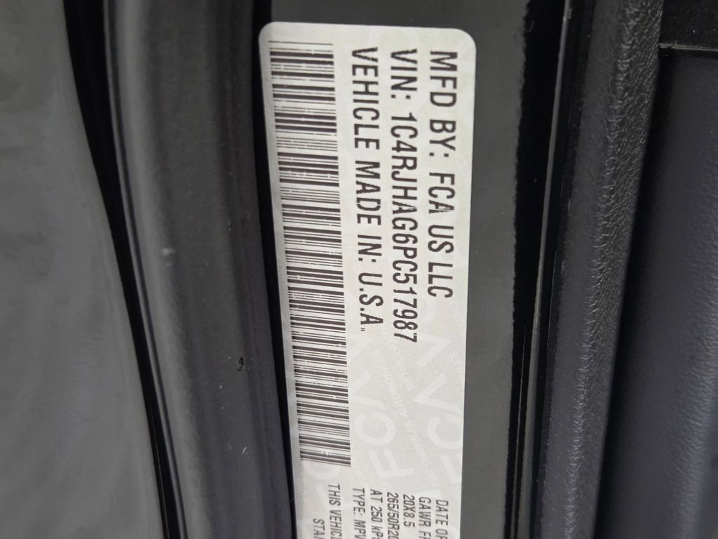 Used 2023 Jeep Grand Cherokee Altitude image 27