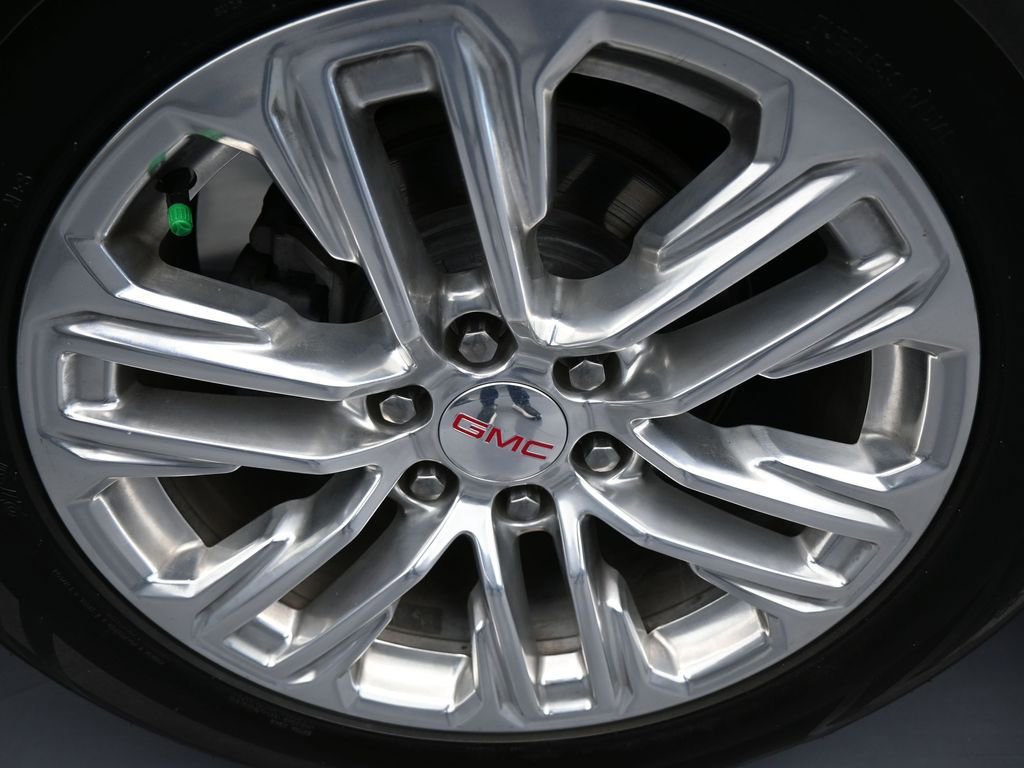 Used 2023 GMC Yukon SLT image 48