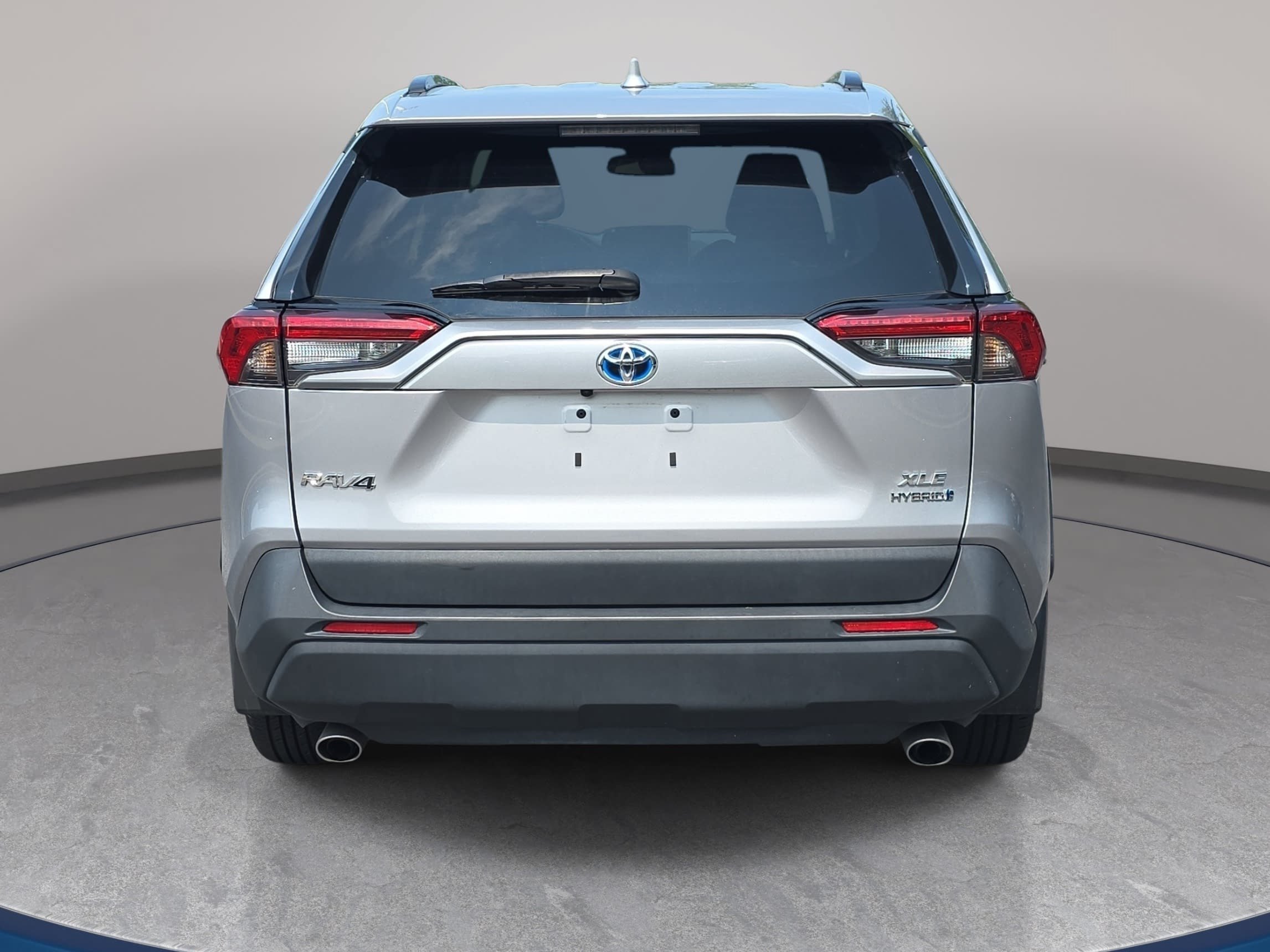 Used 2024 Toyota RAV4 XLE AWD/4WD image 6