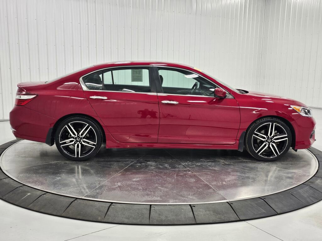Used 2016 Honda Accord Sport image 30