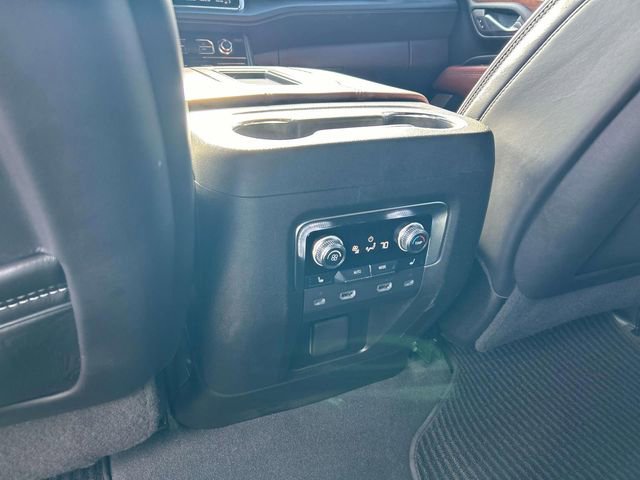 Used 2023 GMC Yukon Denali Ultimate image 18
