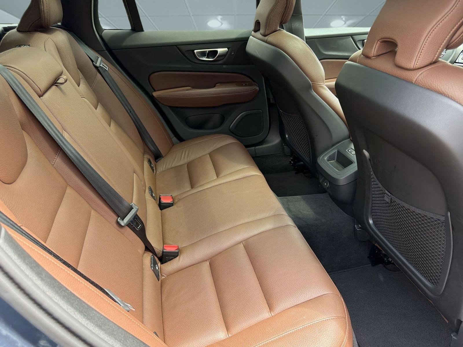 Certified 2025 Volvo V60 B5 Cross Country Plus AWD/4WD image 29