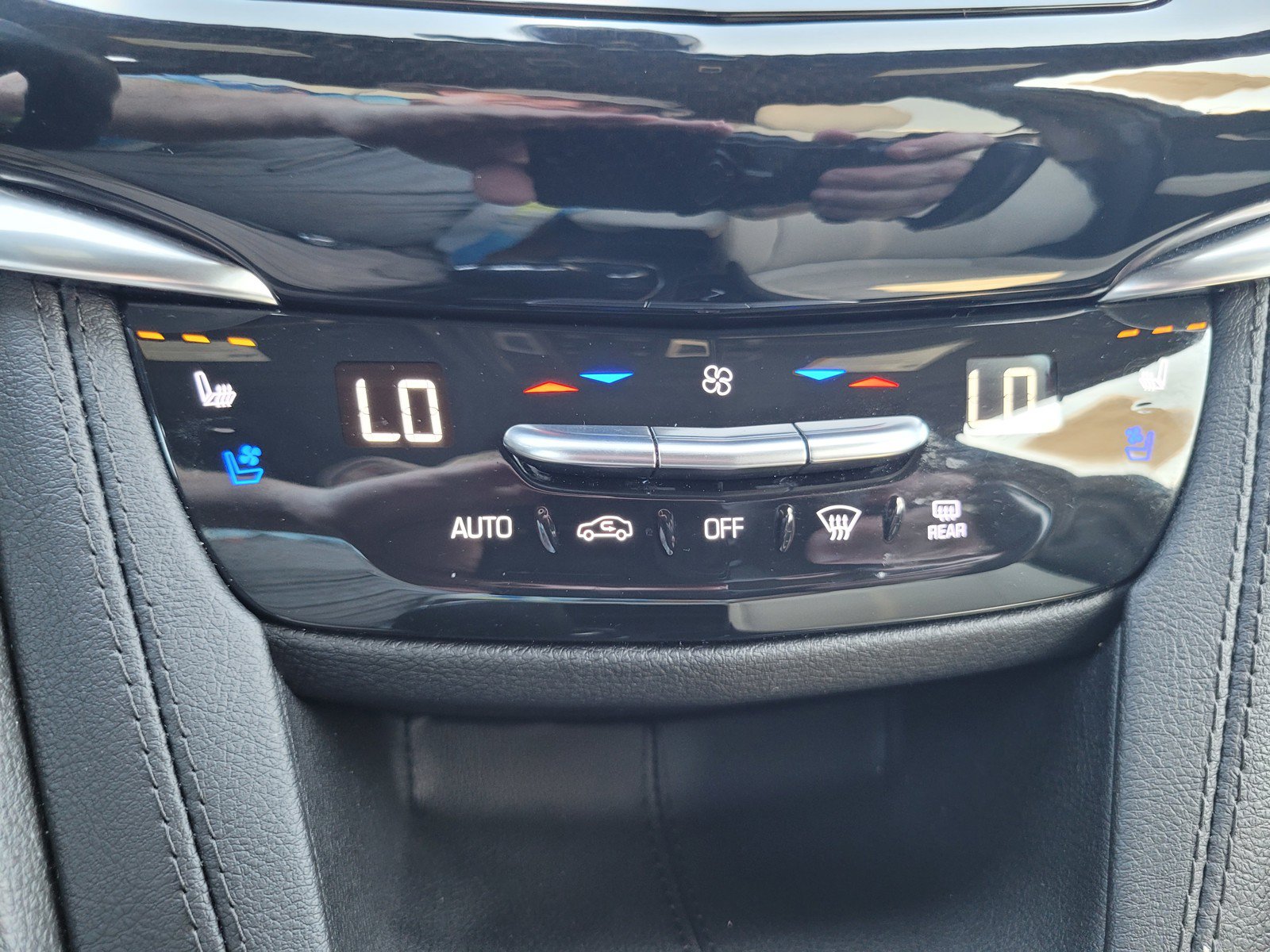 Used 2024 Cadillac XT6 Sport w/ Technology Package AWD/4WD image 22