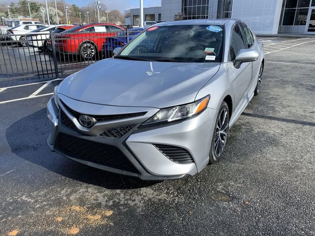 Certified 2020 Toyota Camry SE image 4