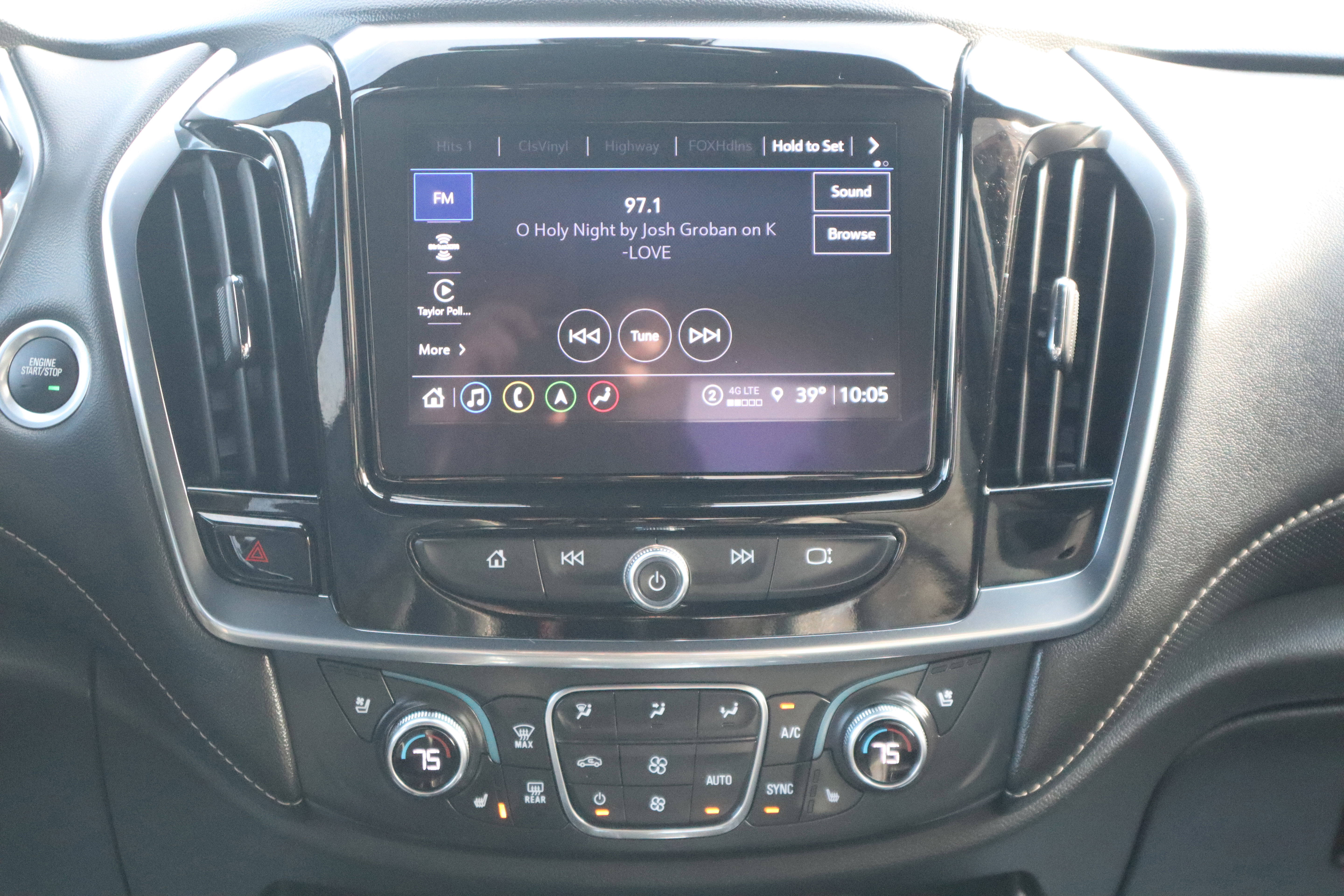 Used 2024 Chevrolet Traverse Premier w/ Redline Edition image 13